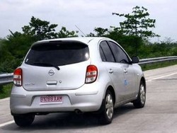 Nissan March Berdengung di Kecepatan 70 Km/Jam
