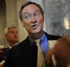  Senator AS Ditangkap Polisi Karena Mengemudi Sambil Teler