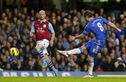 Dengan hasil tersebut, 'Si Biru' kini bertengger di posisi tiga klasemen sementara Liga Primer dengan 32 poin hasil dari 17 pertandingan. (Reuters)