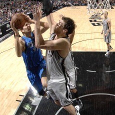 Spurs Rusak Comeback Nowitzki