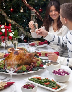 Trik Makan Enak di Pesta Natal dan Tetap Ramping (1)