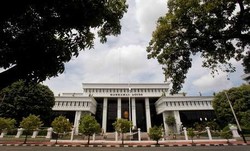 Segera Dipecat, Hakim Cantik Selingkuh & Zina Itu Pasrah