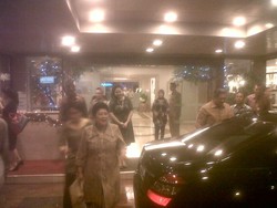 Usai Menengok Cucunya di RS Pondok Indah, SBY Pulang