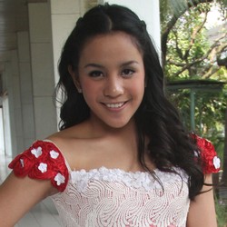 Angel Pieters Bahagia Bisa Rayakan Natal Bareng Keluarga