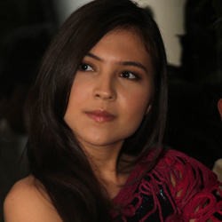 Demi Kado Natal, Olivia Jansen Rela Hadapi Banjir Jakarta