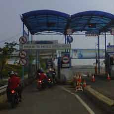 Wisatawan Suramadu Membludak Saat Libur Natal