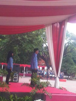 Jokowi Pimpin Upacara Hari Ibu, Petugasnya Semua Perempuan