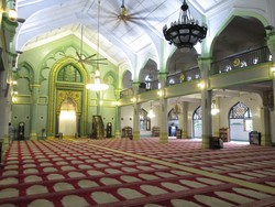 Mengunjungi Masjid bersejarah di Singapura
