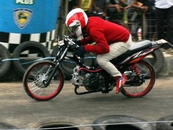 Begini Nih Kalau Si Kuda Merah Jadi Drag Bike