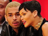 Aww... Mesranya Rihanna & Chris Brown