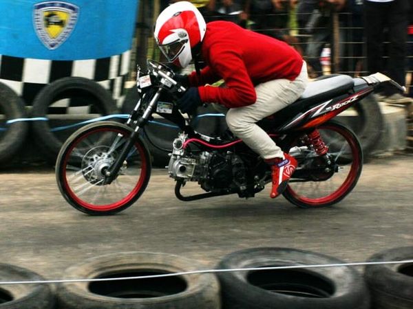 Drag Bike ala Kuda Merah 