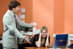 Hah! Bos Sukses adalah yang Agresif dan Tukang Bully