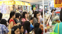 Bersiaplah Antri Demi Siomay Ini!