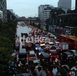 DPRD DKI Izinkan Jokowi Pakai Dana Darurat Atasi Banjir