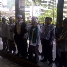 Eh Jam 9 Pagi ada yang Azan di KPK