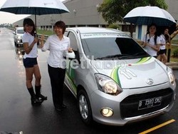 Masyarakat Harus Menunggu Mobil Murah Lebih Lama