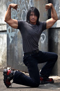 10 Artis Cowok Pendatang Baru TerHot 2012