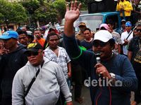 Puluhan Orang Demo Sidang John Kei