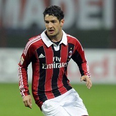 Milan-Corinthians Dikabarkan Sepakati Transfer Pato