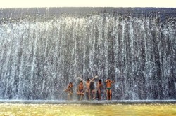 Wah! Bali Punya Air Terjun Bagaikan Tirai Panjang