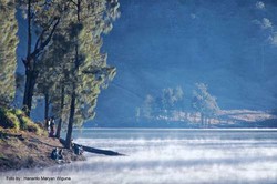 Pagi yang Romantis di Ranu Kumbolo