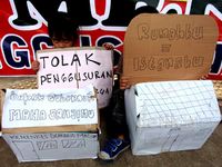 Warga Hang Jebat Demo Tolak Penggusuran
