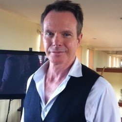 Konser Tahun Baru, Rick Price Nyanyi Bareng Musisi Indonesia