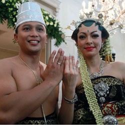 Reisa Kartika Berharap Segera Dapat Momongan dari Pangeran