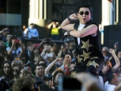 Rusia Produksi Vodka Gangnam Style