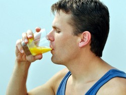 Pria Ini Tewas Setelah Makan 28 Telur Ayam Mentah