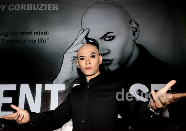 Deddy Corbuzier, Bukan Pesulap Biasa