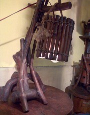 Lani Lentera, Hasilkan Produk Klasik dari Limbah Kayu