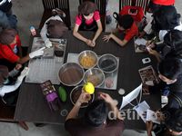 Belanja Sambil Belajar Membuat Cokelat