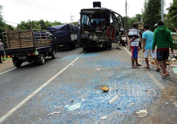 Tiga Kendaraan Tabrakan, Tiga Orang Tewas