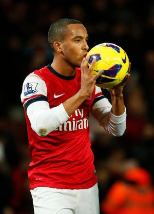 Demi Kontrak Baru, Walcott Terus Dirayu Wenger