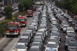 Ribuan Warga Serbu Bundaran HI, Lalin Macet Parah