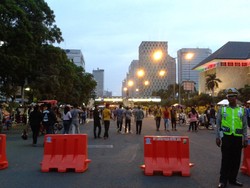 Ribuan Warga Padati Jalan Sudirman-Thamrin, Mana Tempat Sampahnya?