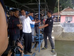 Jokowi Kunjungi Pintu Air Katulampa Bogor
