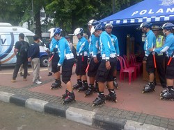 Jaga Jakarta Night Festival, Polisi Bersepatu Roda Meluncur di Thamrin