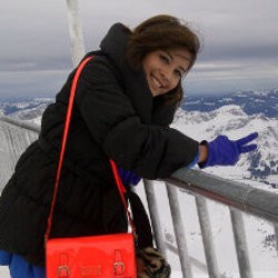 Keliling Eropa, Diana Puspita Takjub Rasakan Natal di Vatikan