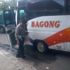 Ban Bus Bagong Terbakar, Penumpang Semburat