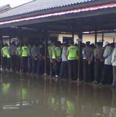 Gara-gara Banjir, Apel Pengamanan Tahun Baru Ditunda