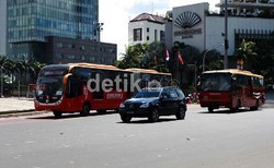 Bus Gandeng TransJakarta Baru Asal China Mulai Beroperasi Hari Ini