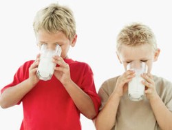 2 Gelas Susu Sehari Cukupi Kebutuhan Vitamin D Anak