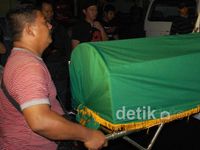 Jenazah Korban BMW Maut Dibawa Pulang