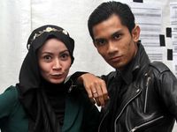Tahun Baru Pertama Tria The Changcuters Bareng Istri