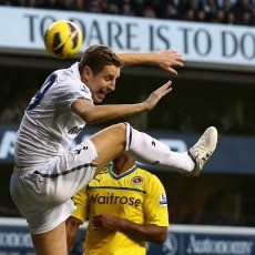 Tekuk Reading, Tottenham Geser Chelsea