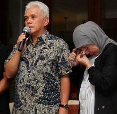 Hatta Rajasa Salatkan Korban BMW Maut