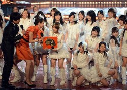 AKB48 Pertahankan Gelar Tertinggi di Japan Record Awards 2012