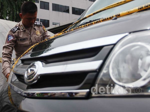 BMW-Luxio Dipasangi Police Line